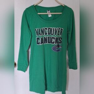 NHL Green Vancouver Canucks Nightgown Sleepwear
